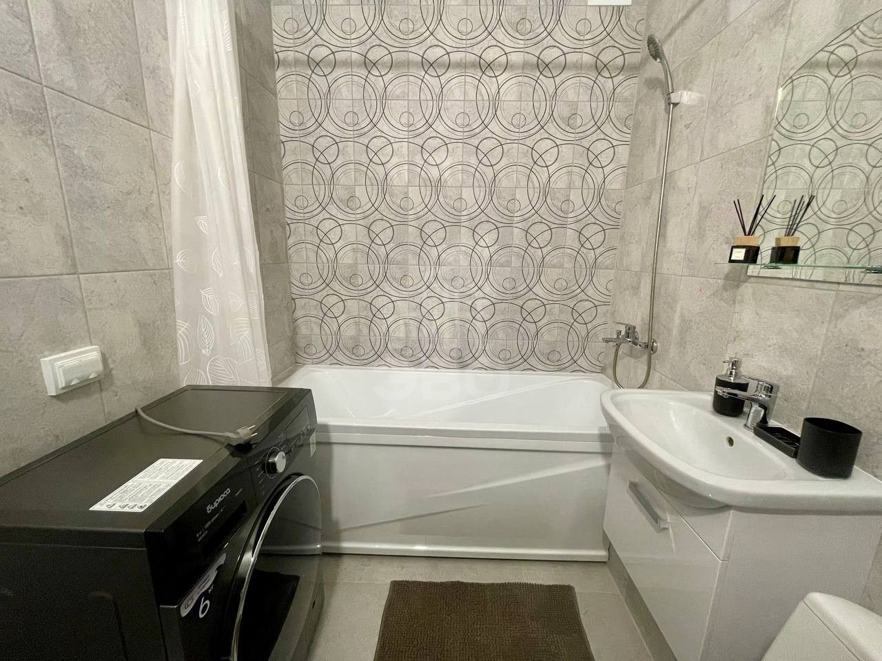 однокомнатная квартира в Санкт-Петербурге по адресу: Нины Петровой ул., 7, к 1