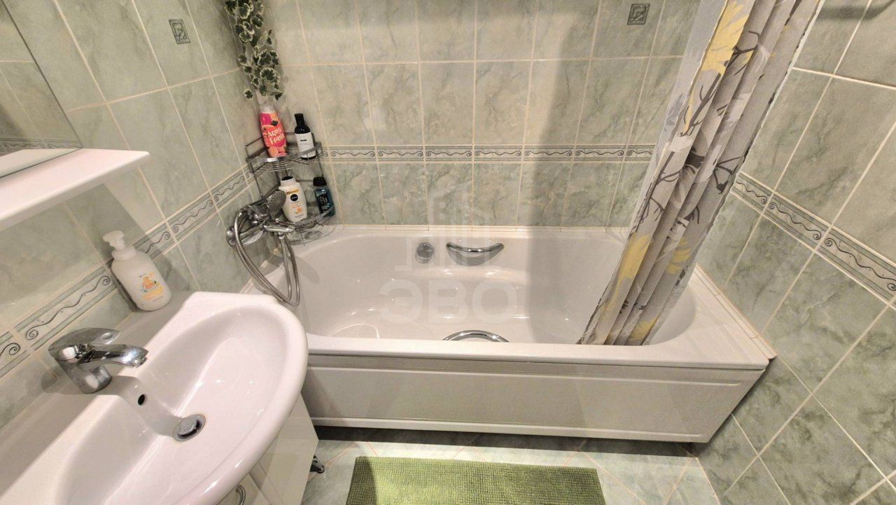 двухкомнатная квартира в Ленинградской области по адресу: Центральная ул., 1, к 1