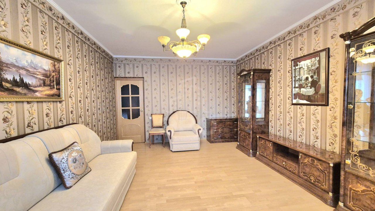 двухкомнатная квартира в Ленинградской области по адресу: Центральная ул., 1, к 1