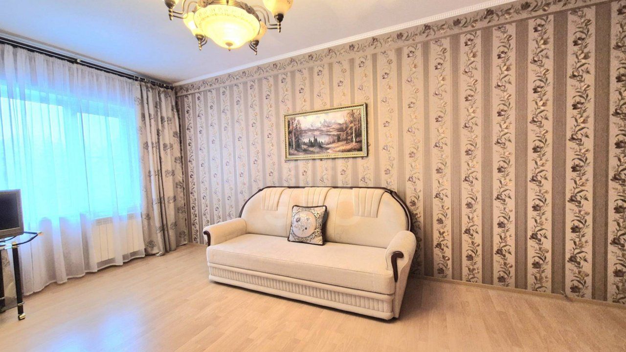 двухкомнатная квартира в Ленинградской области по адресу: Центральная ул., 1, к 1