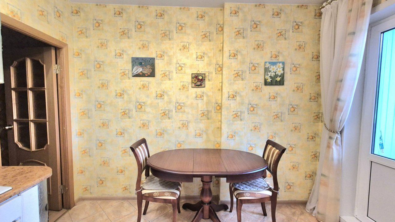 двухкомнатная квартира в Ленинградской области по адресу: Центральная ул., 1, к 1