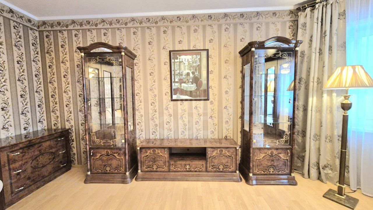 двухкомнатная квартира в Ленинградской области по адресу: Центральная ул., 1, к 1