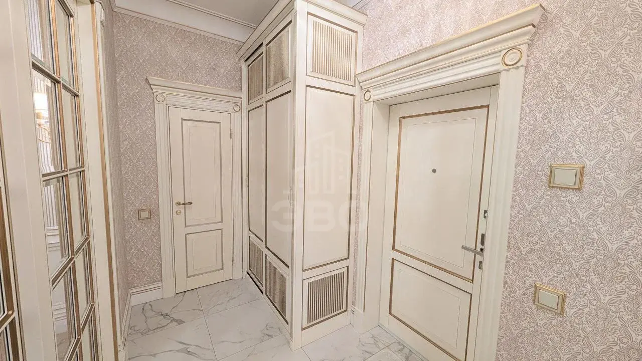 трехкомнатная квартира в Санкт-Петербурге по адресу: Жукова ул., 3