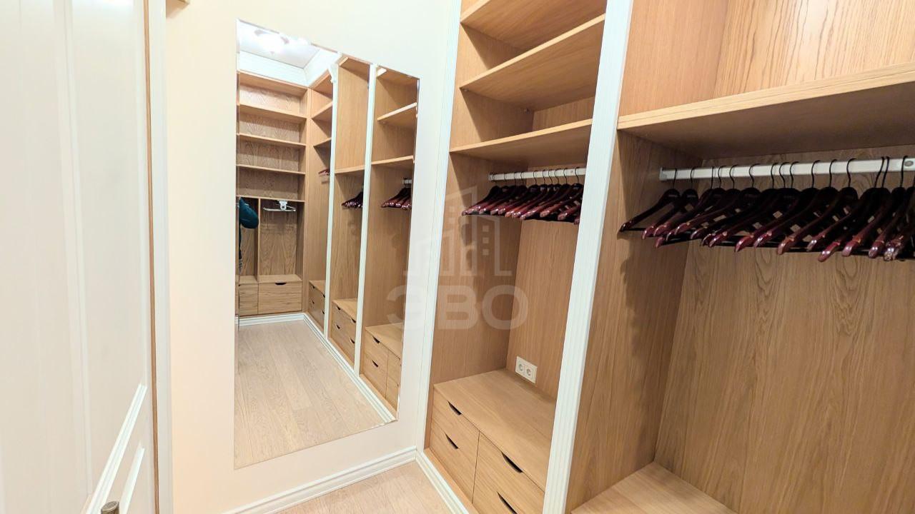 трехкомнатная квартира в Санкт-Петербурге по адресу: Жукова ул., 3