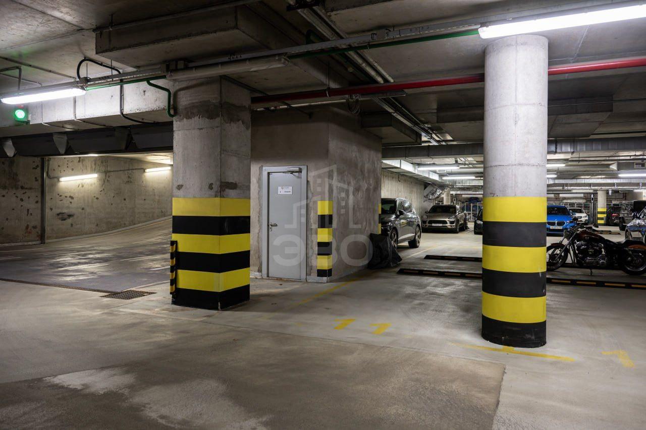 трехкомнатная квартира в Санкт-Петербурге по адресу: Жукова ул., 3