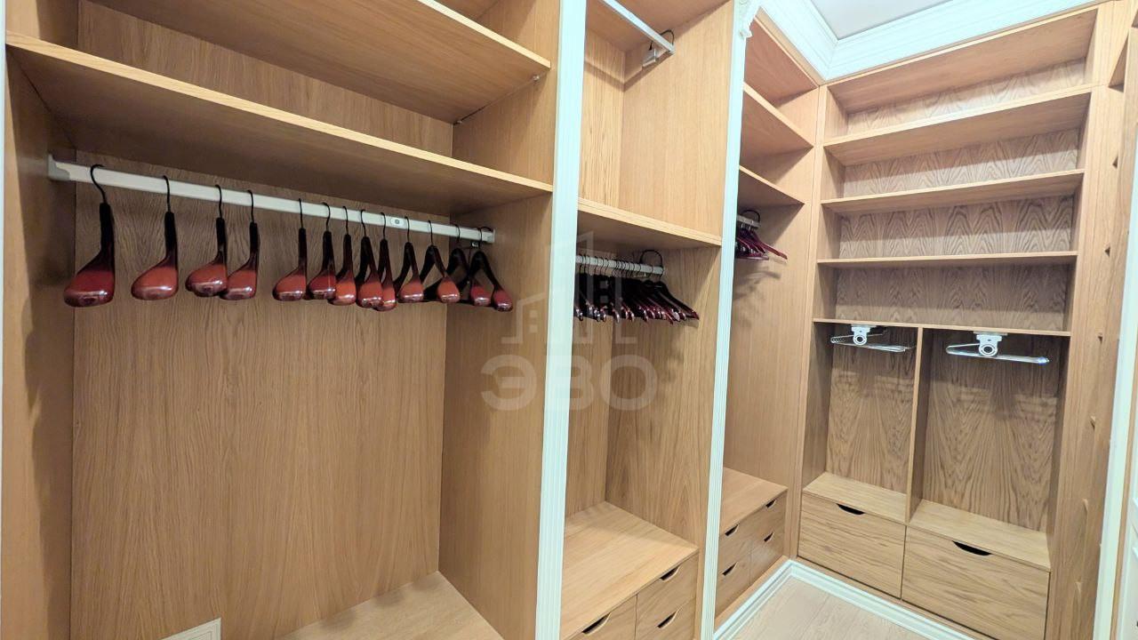 трехкомнатная квартира в Санкт-Петербурге по адресу: Жукова ул., 3