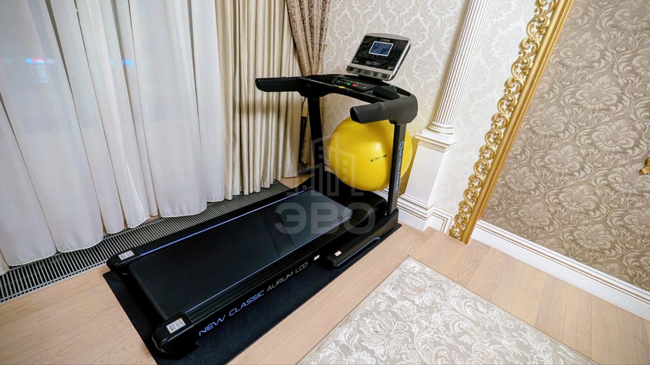 трехкомнатная квартира в Санкт-Петербурге по адресу: Жукова ул., 3