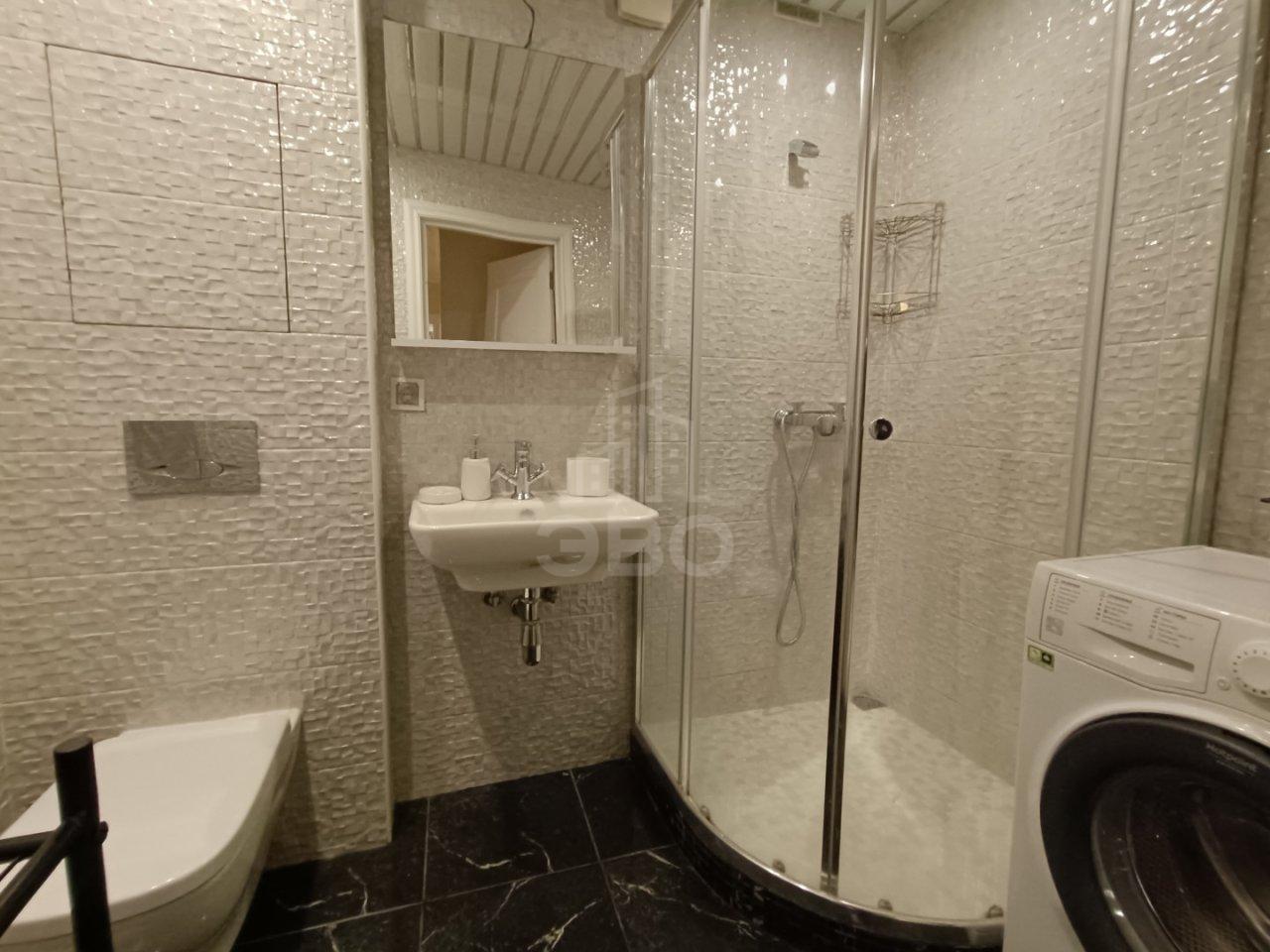 двухкомнатная квартира в Санкт-Петербурге по адресу: Революции ш., 16