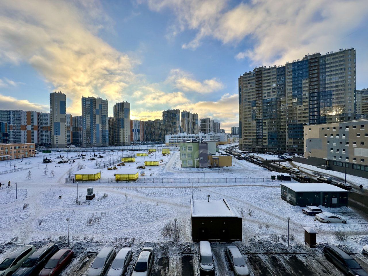 студия в Санкт-Петербурге по адресу: Комендантский проспект, 64, к 1