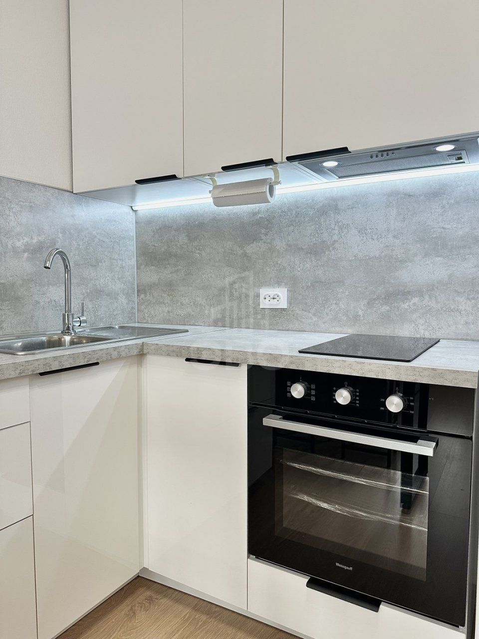 студия в Санкт-Петербурге по адресу: Комендантский проспект, 64, к 1