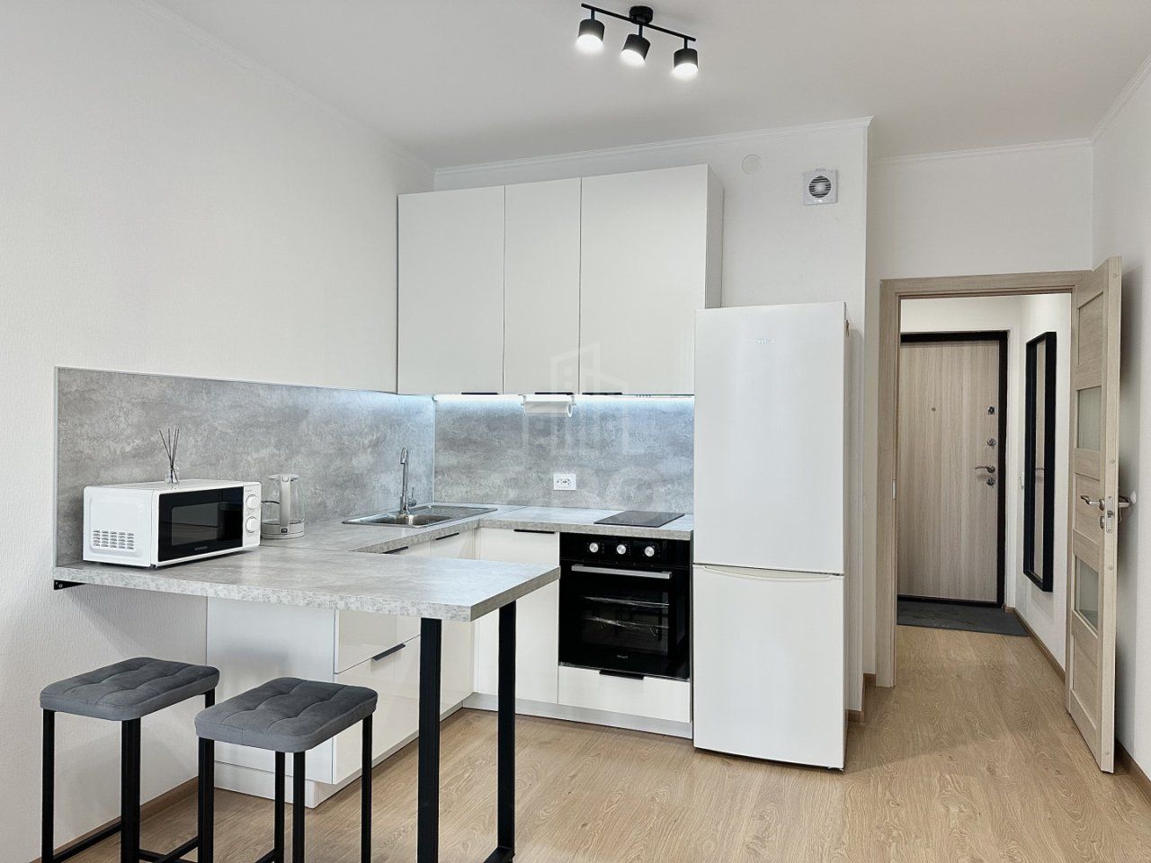 студия в Санкт-Петербурге по адресу: Комендантский проспект, 64, к 1