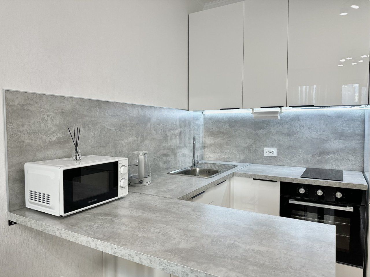 студия в Санкт-Петербурге по адресу: Комендантский проспект, 64, к 1