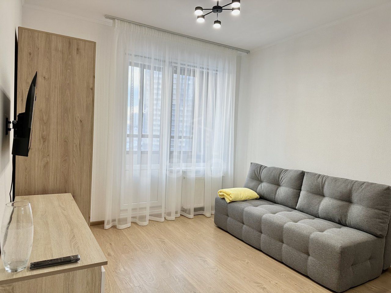 студия в Санкт-Петербурге по адресу: Комендантский проспект, 64, к 1