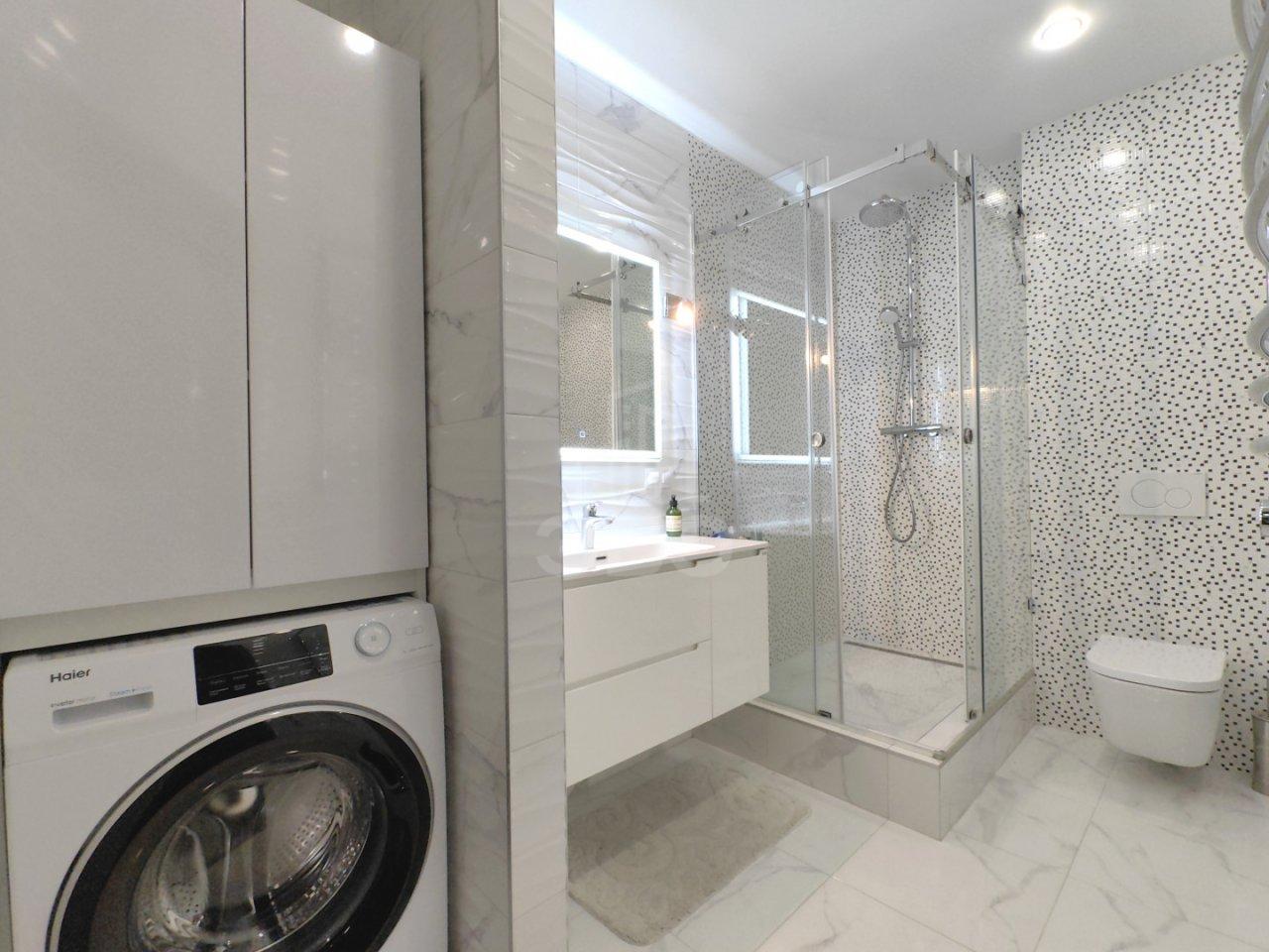 четырехкомнатная квартира в Санкт-Петербурге по адресу: Кременчугская ул., 17, к 2, литера а