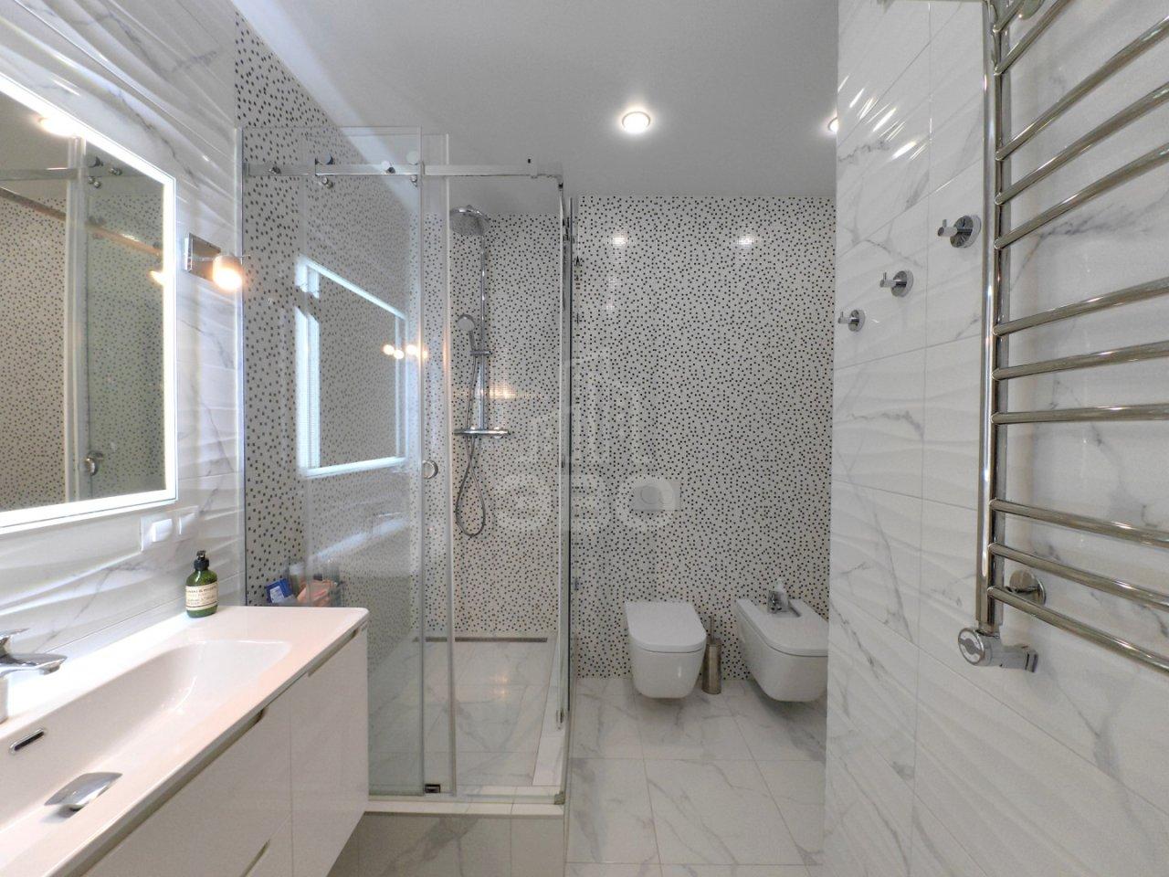 четырехкомнатная квартира в Санкт-Петербурге по адресу: Кременчугская ул., 17, к 2, литера а