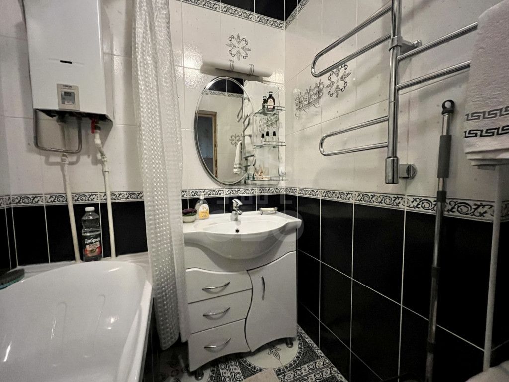 трехкомнатная квартира в Санкт-Петербурге по адресу: Парголовская ул., 12, литера б