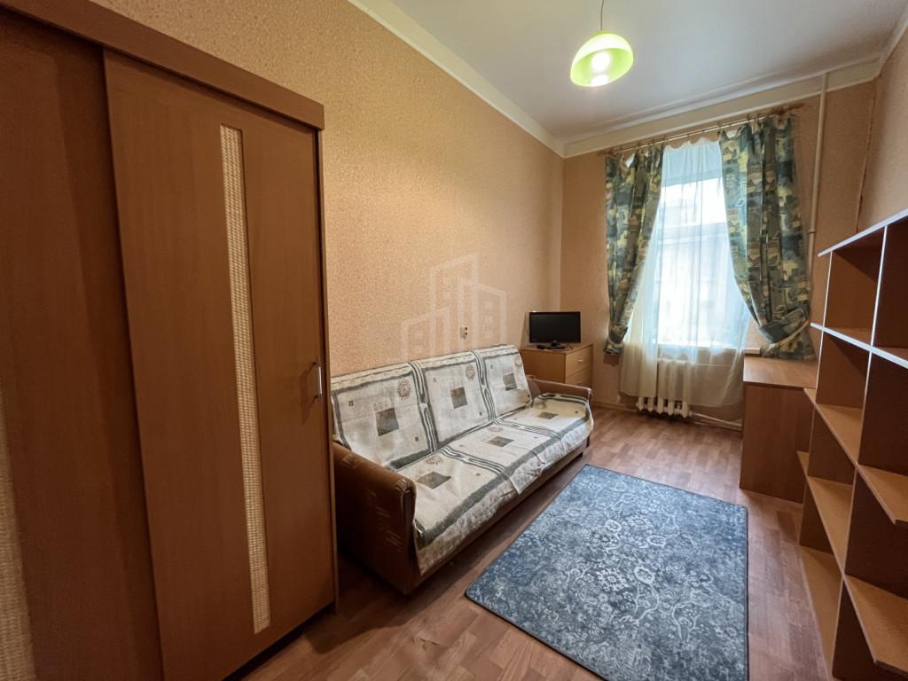 трехкомнатная квартира в Санкт-Петербурге по адресу: Парголовская ул., 12, литера б