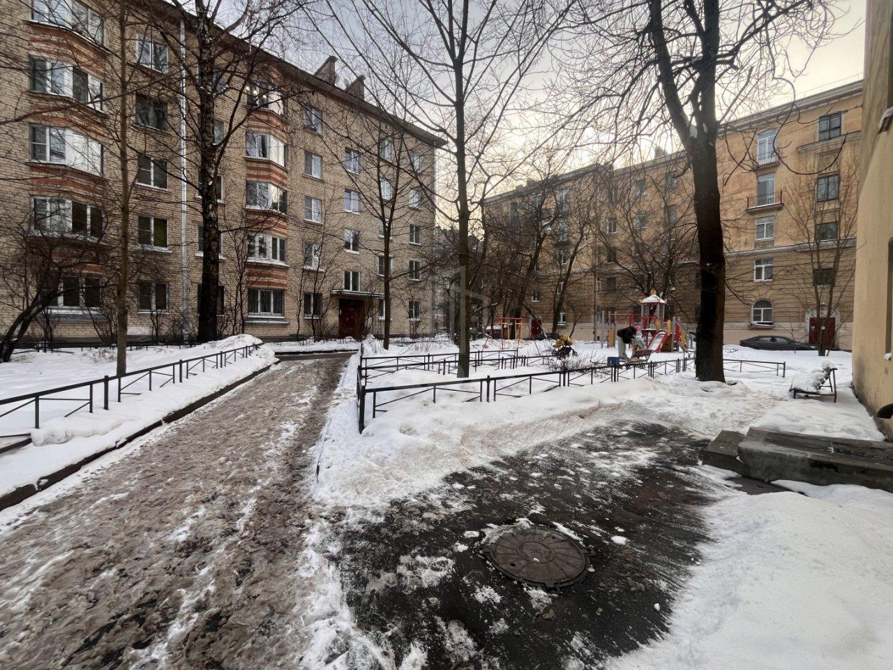 трехкомнатная квартира в Санкт-Петербурге по адресу: Парголовская ул., 12, литера б