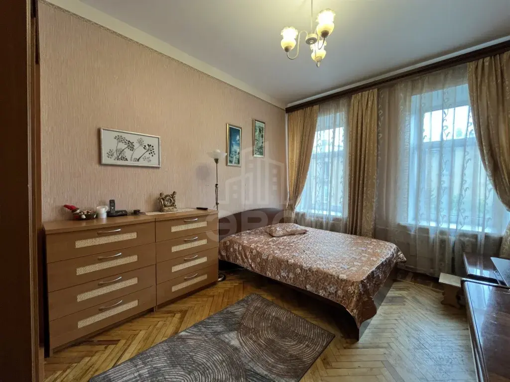 трехкомнатная квартира в Санкт-Петербурге по адресу: Парголовская ул., 12, литера б