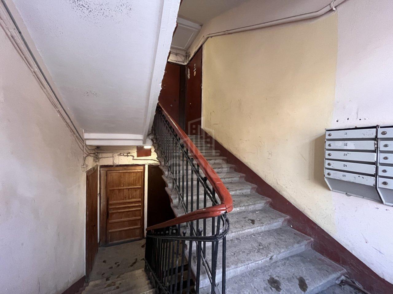 трехкомнатная квартира в Санкт-Петербурге по адресу: Парголовская ул., 12, литера б