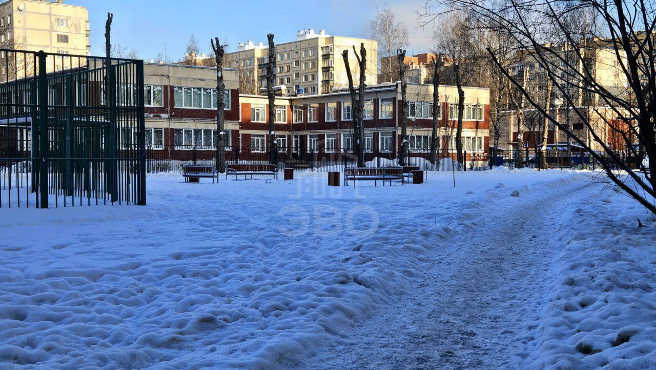 двухкомнатная квартира в Санкт-Петербурге по адресу: Петергофское ш., 21, к 1