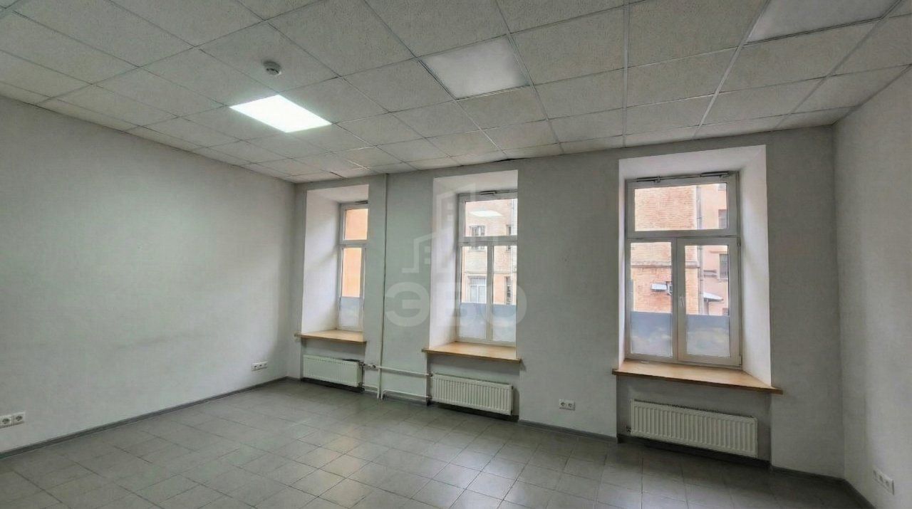 многокомнатная квартира в Санкт-Петербурге по адресу: Захарьевская ул., 9