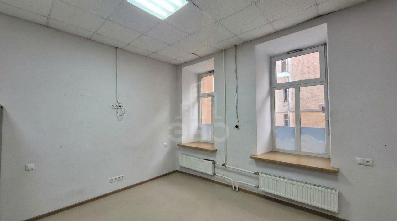 многокомнатная квартира в Санкт-Петербурге по адресу: Захарьевская ул., 9