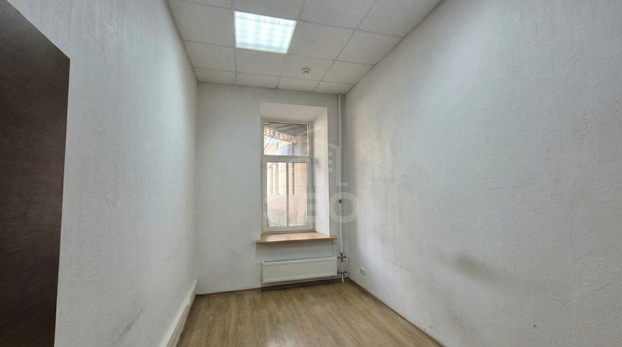 многокомнатная квартира в Санкт-Петербурге по адресу: Захарьевская ул., 9