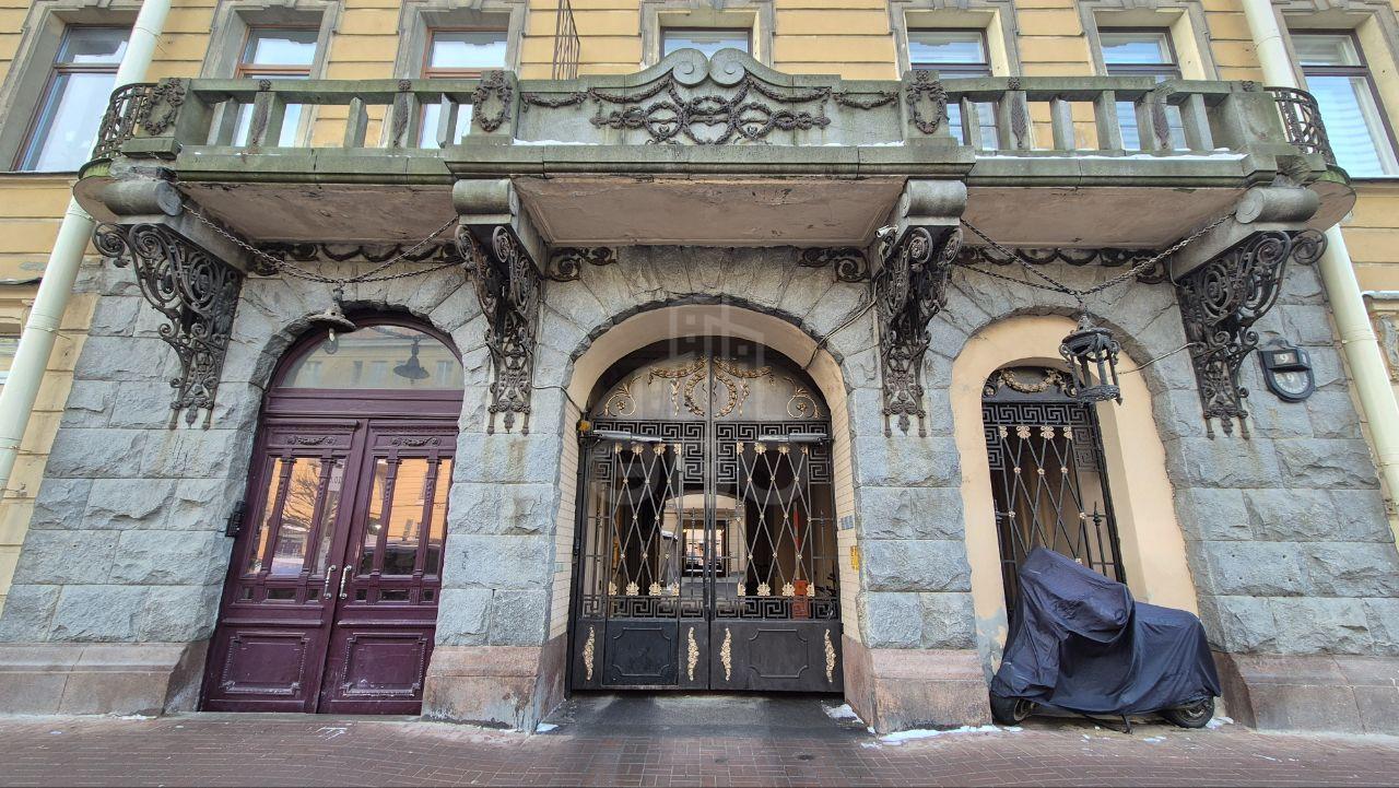 многокомнатная квартира в Санкт-Петербурге по адресу: Захарьевская ул., 9