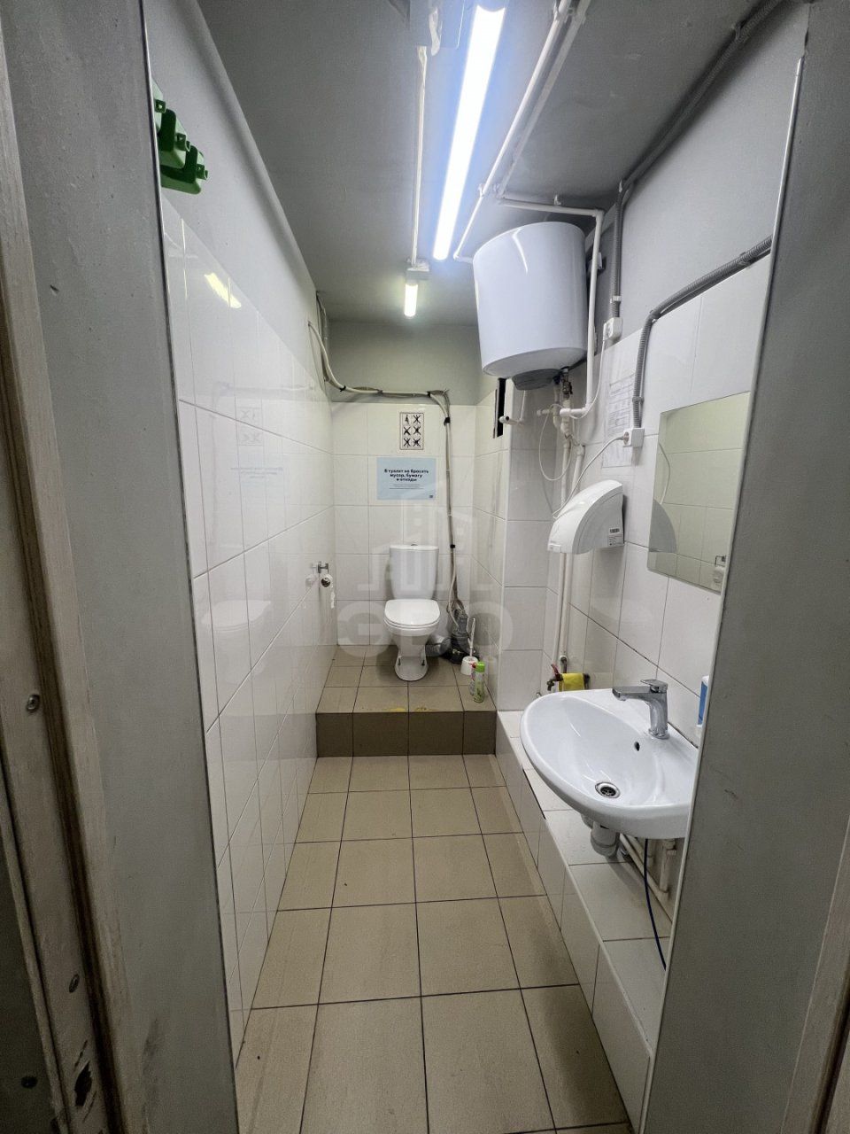 коммерция в Санкт-Петербурге по адресу: 16-я В.О. линия, 85