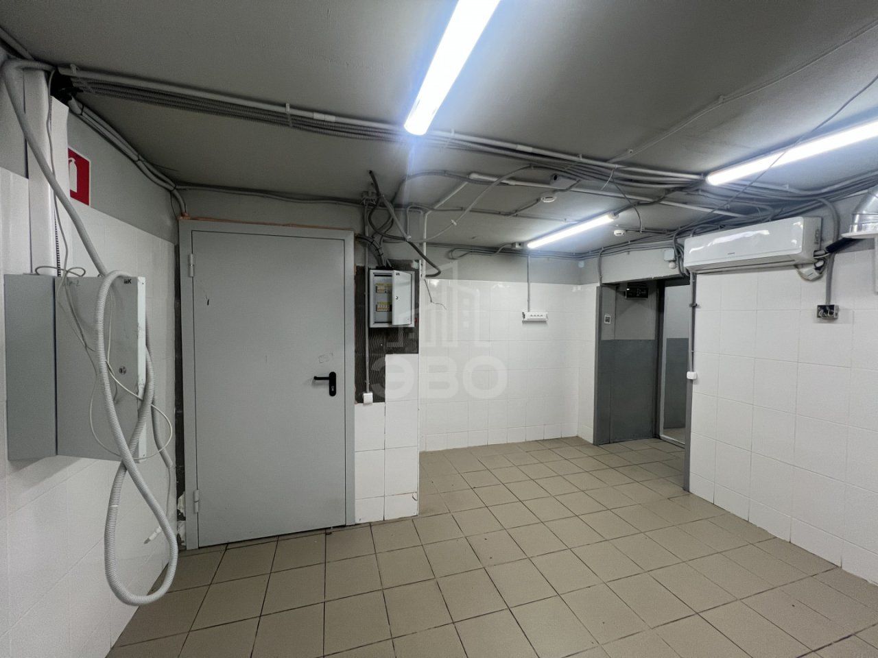 коммерция в Санкт-Петербурге по адресу: 16-я В.О. линия, 85