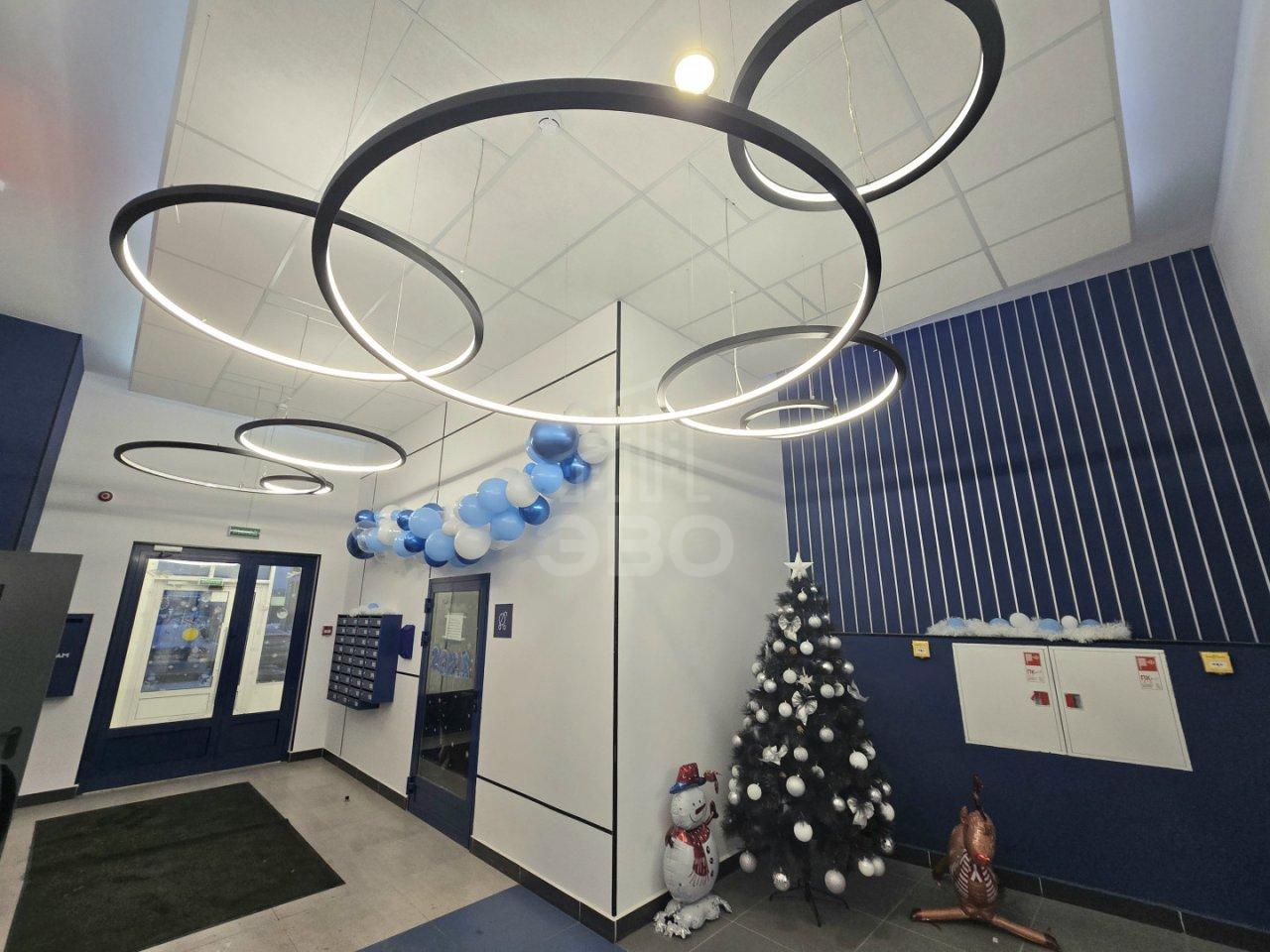 трехкомнатная квартира в Санкт-Петербурге по адресу: Маршала Захарова ул., 8