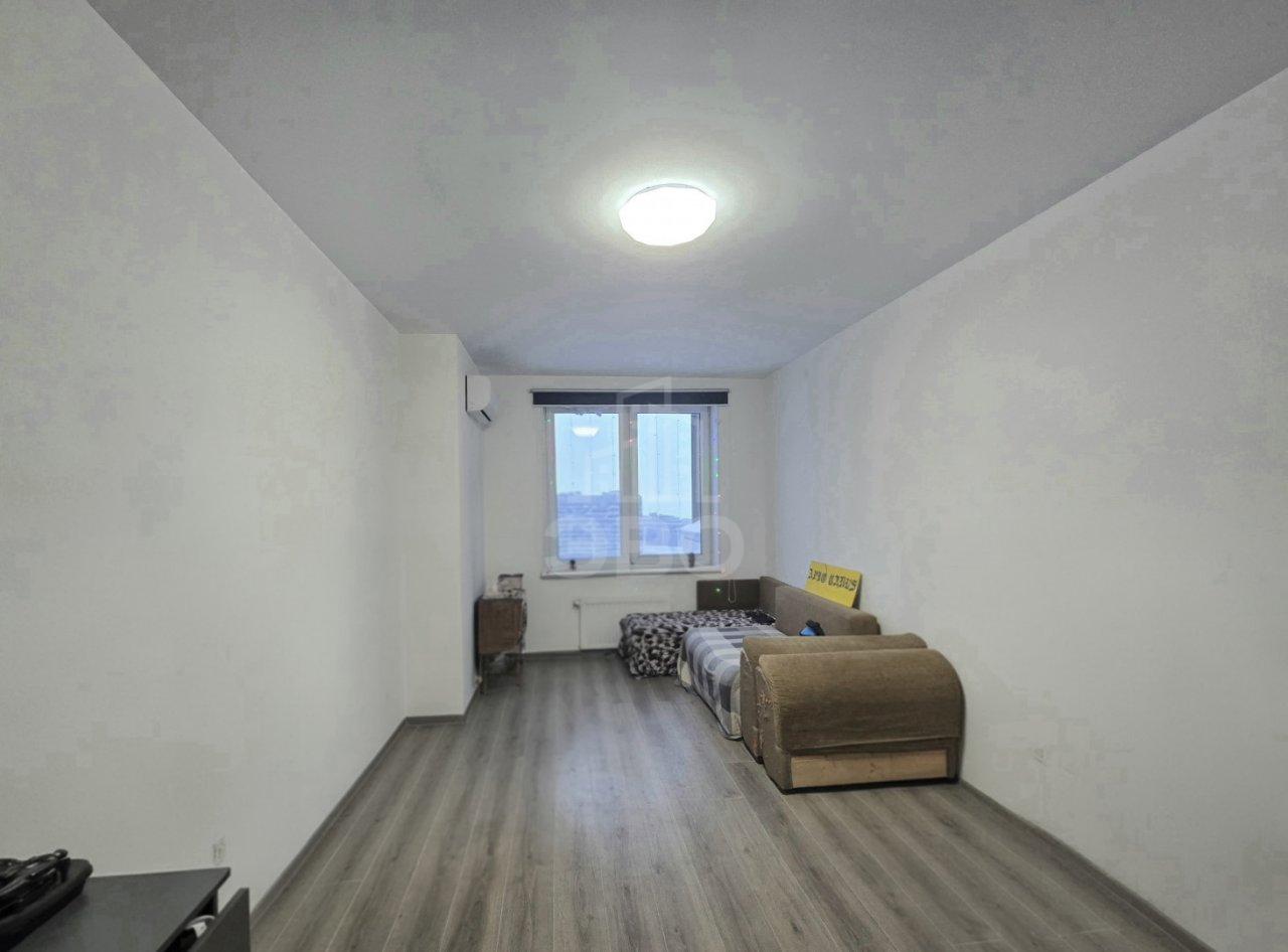 трехкомнатная квартира в Санкт-Петербурге по адресу: Маршала Захарова ул., 8