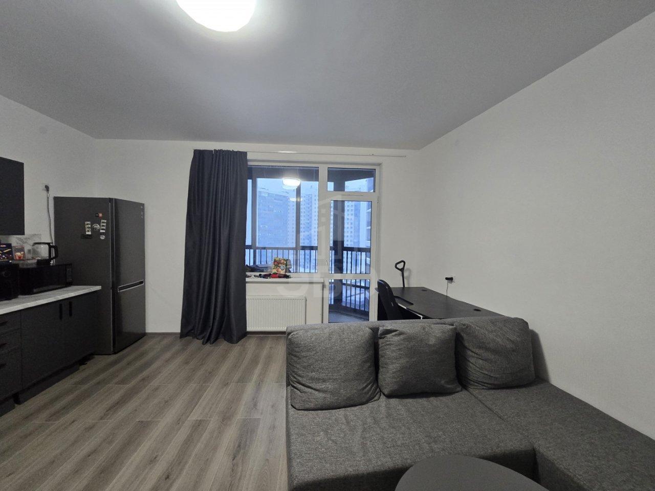 трехкомнатная квартира в Санкт-Петербурге по адресу: Маршала Захарова ул., 8