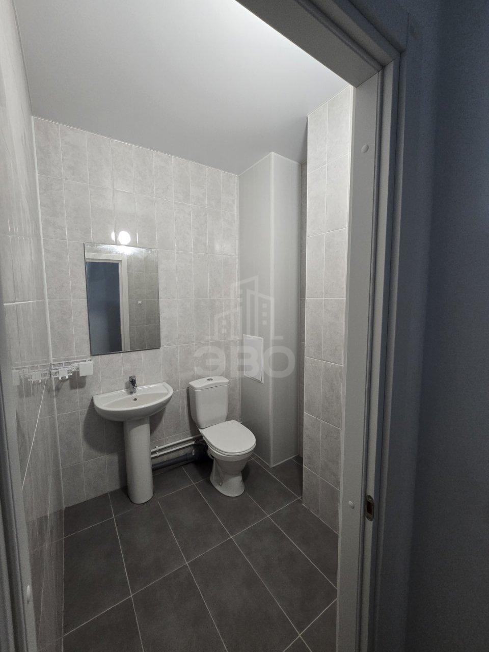 трехкомнатная квартира в Санкт-Петербурге по адресу: Маршала Захарова ул., 8