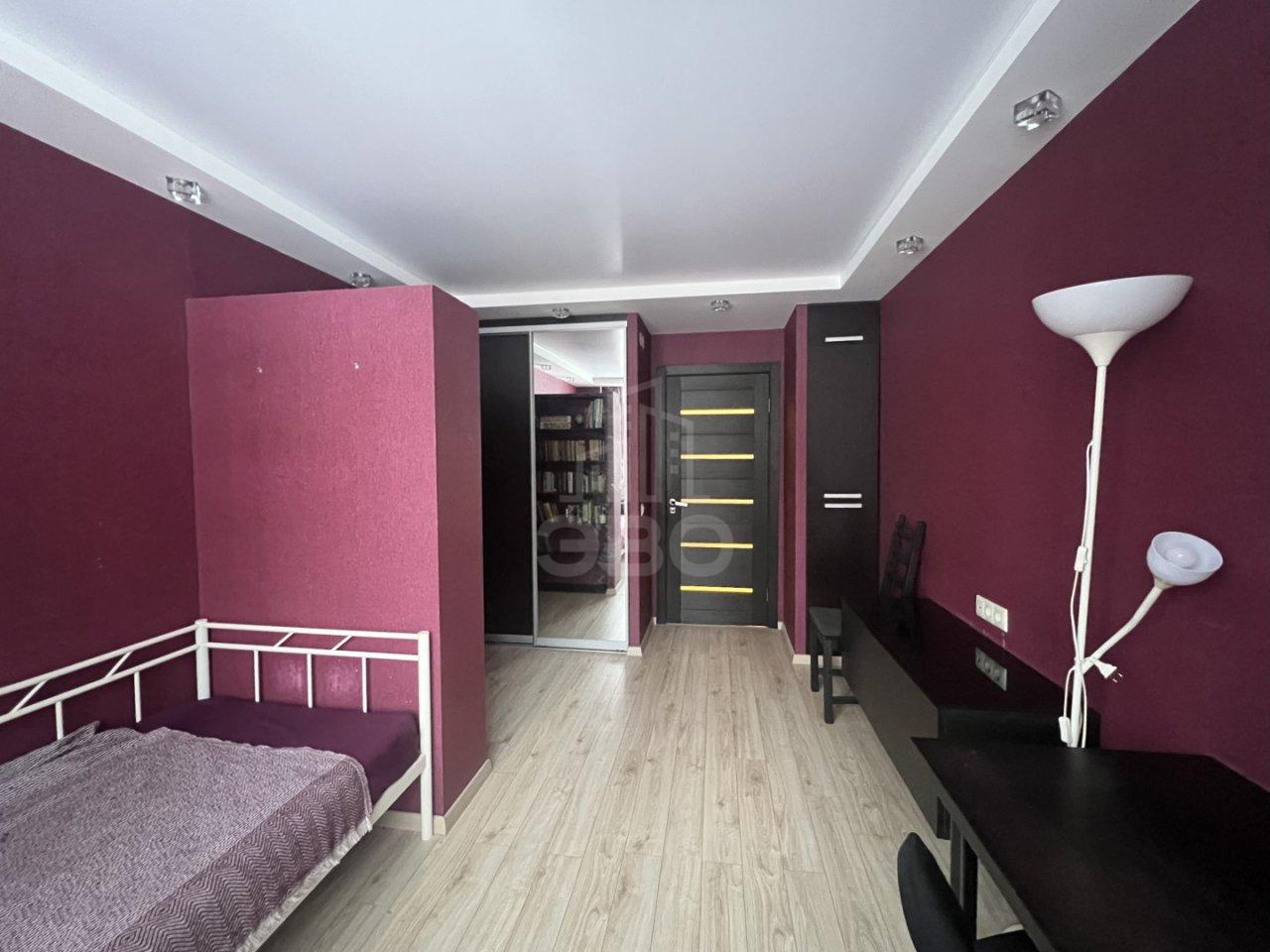 трехкомнатная квартира в Санкт-Петербурге по адресу: Космонавтов проспект, 68, к 2