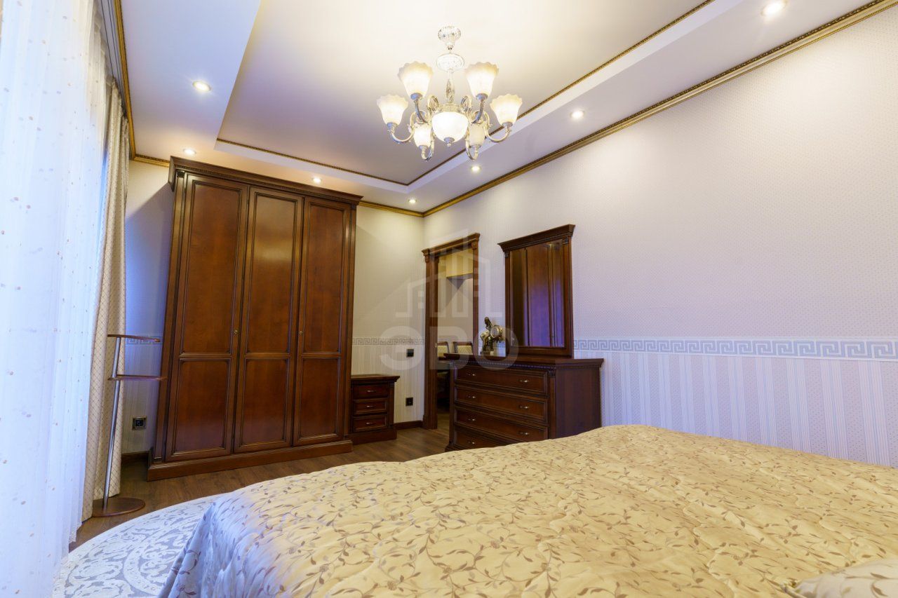 четырехкомнатная квартира в Санкт-Петербурге по адресу: Коломяжский проспект, 20, литера А