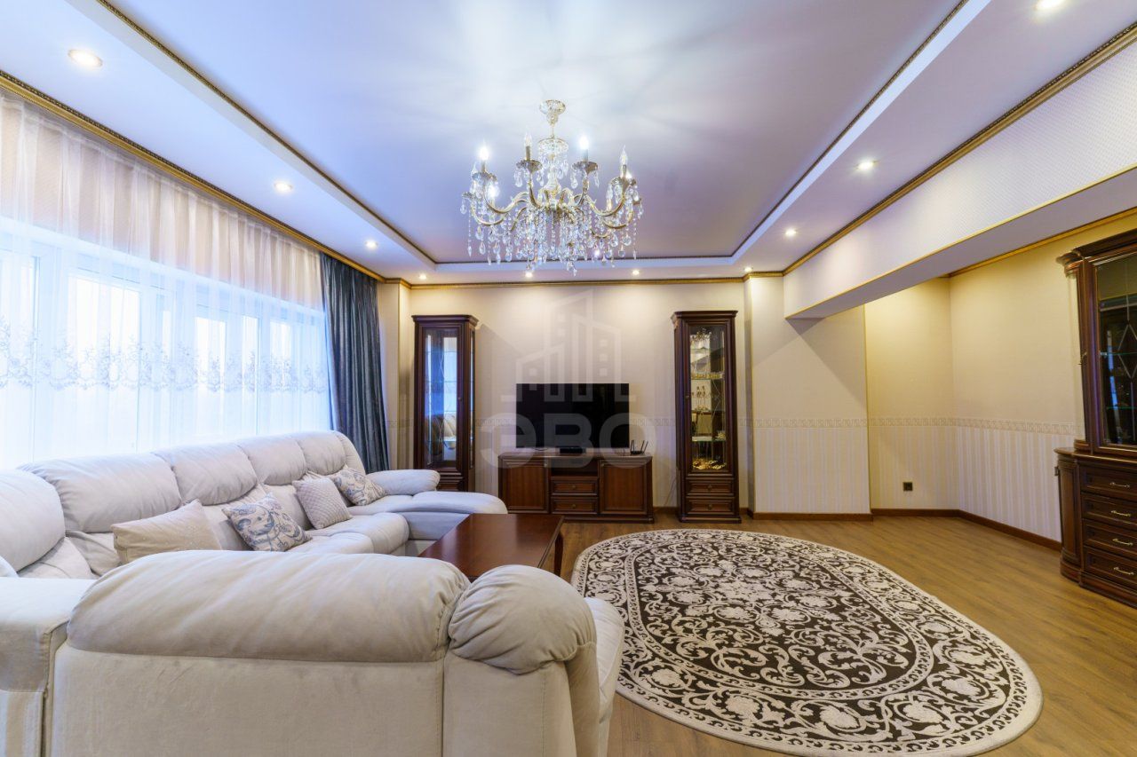 четырехкомнатная квартира в Санкт-Петербурге по адресу: Коломяжский проспект, 20, литера А