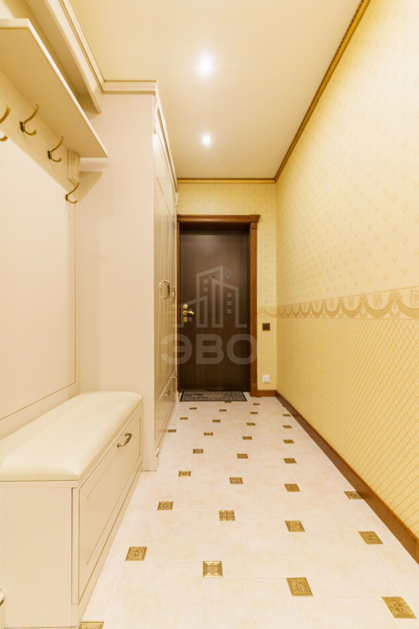 четырехкомнатная квартира в Санкт-Петербурге по адресу: Коломяжский проспект, 20, литера А