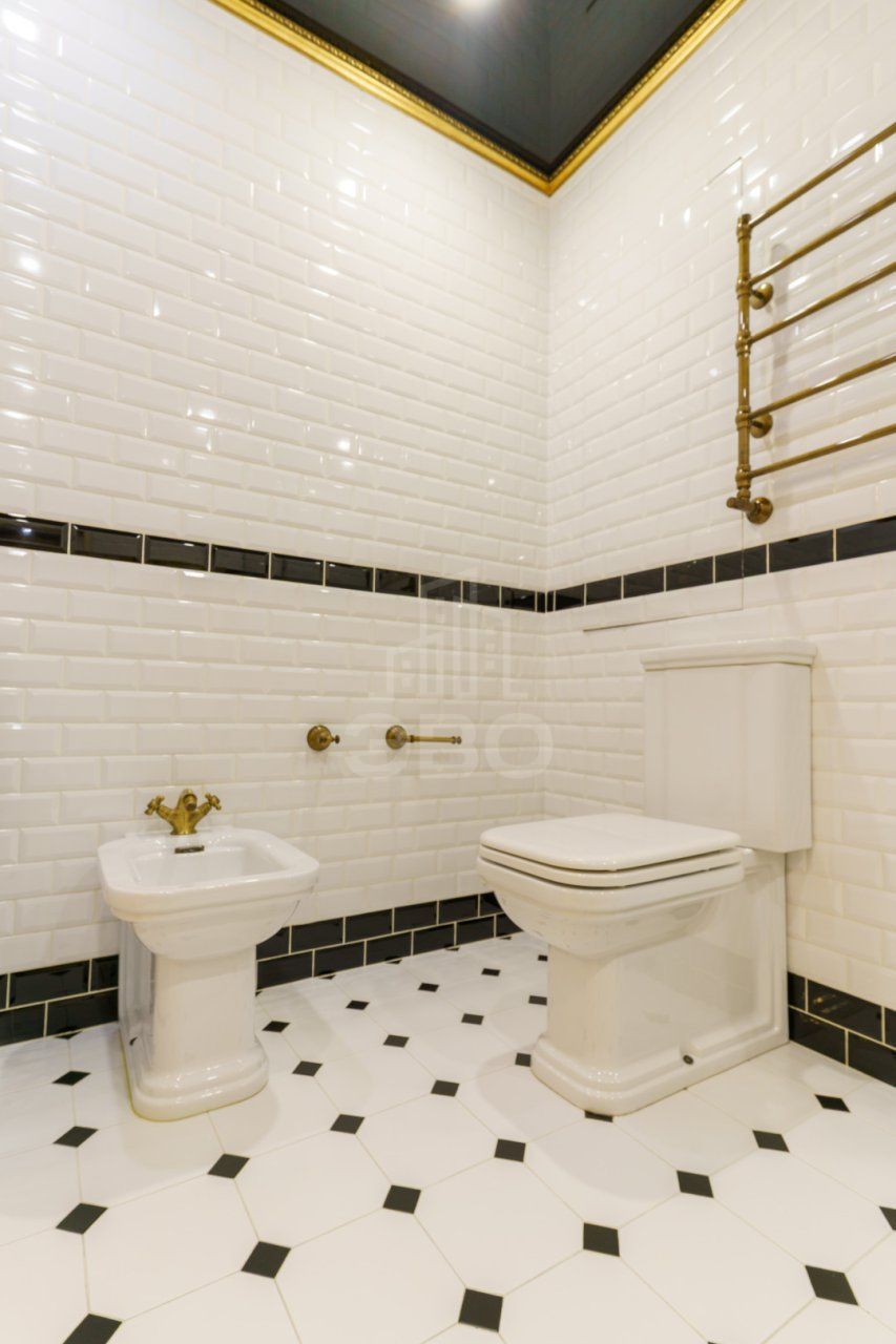 четырехкомнатная квартира в Санкт-Петербурге по адресу: Коломяжский проспект, 20, литера А