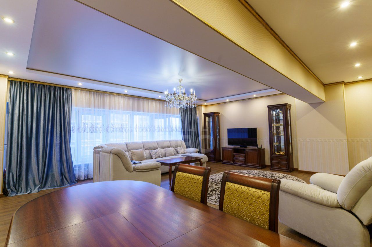 четырехкомнатная квартира в Санкт-Петербурге по адресу: Коломяжский проспект, 20, литера А