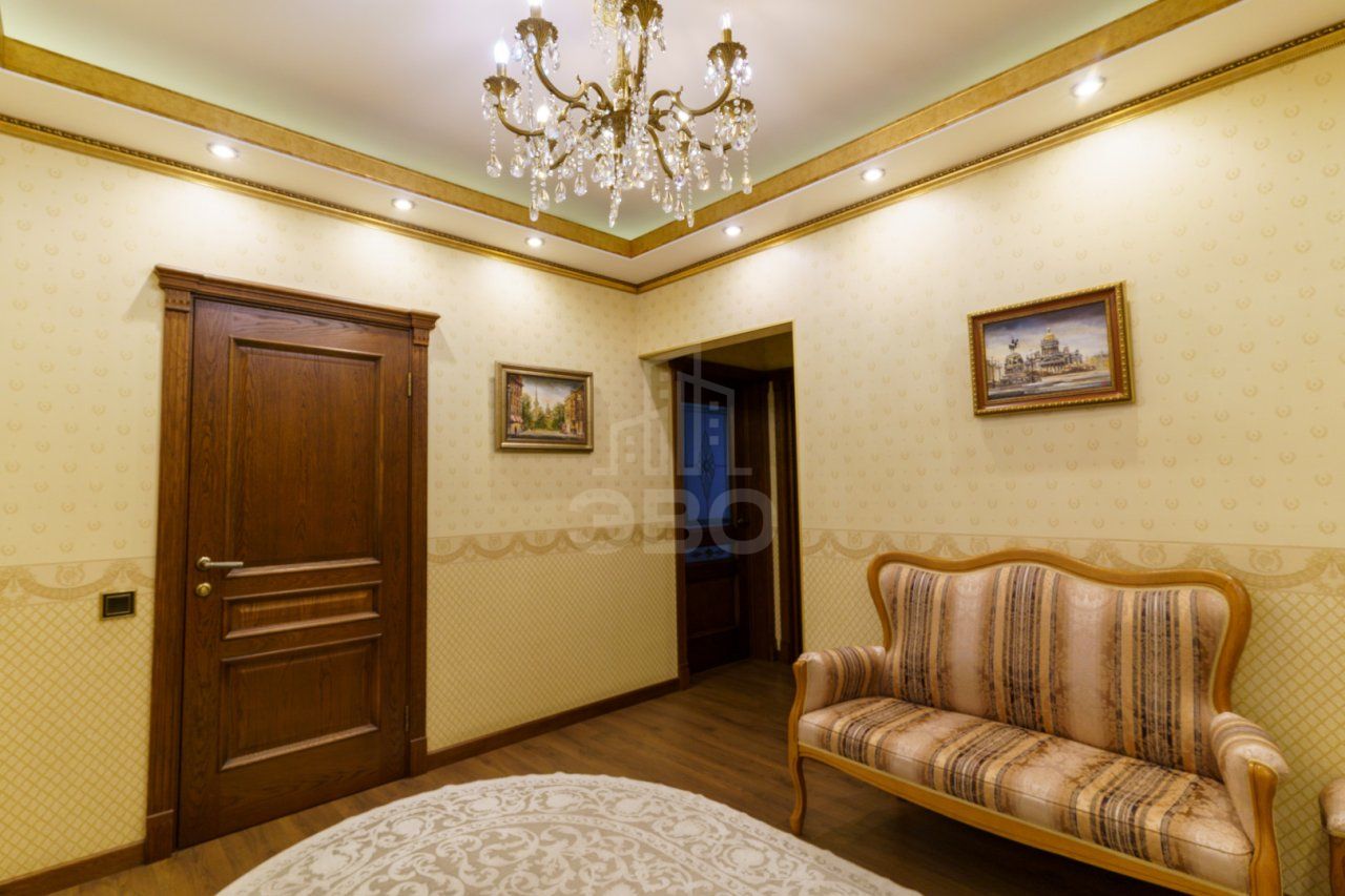 четырехкомнатная квартира в Санкт-Петербурге по адресу: Коломяжский проспект, 20, литера А