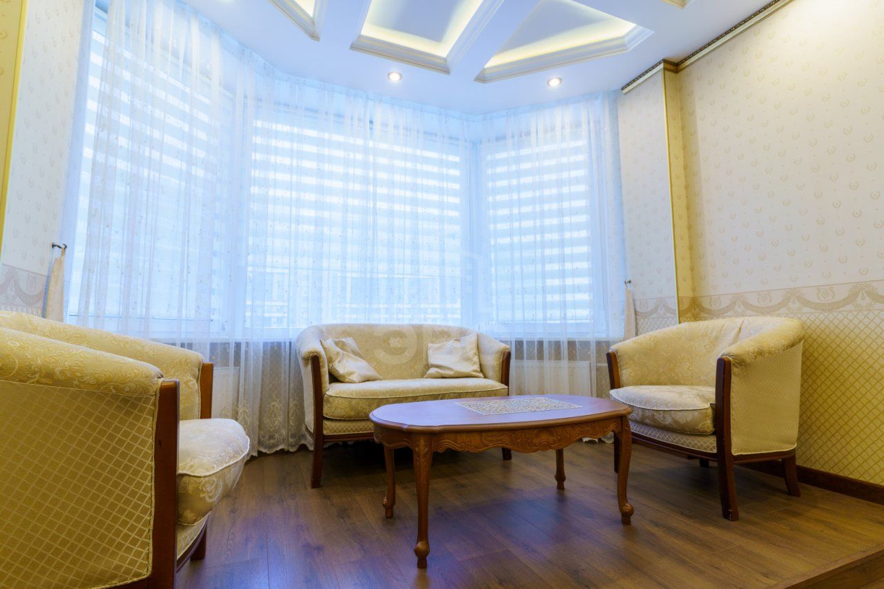 четырехкомнатная квартира в Санкт-Петербурге по адресу: Коломяжский проспект, 20, литера А