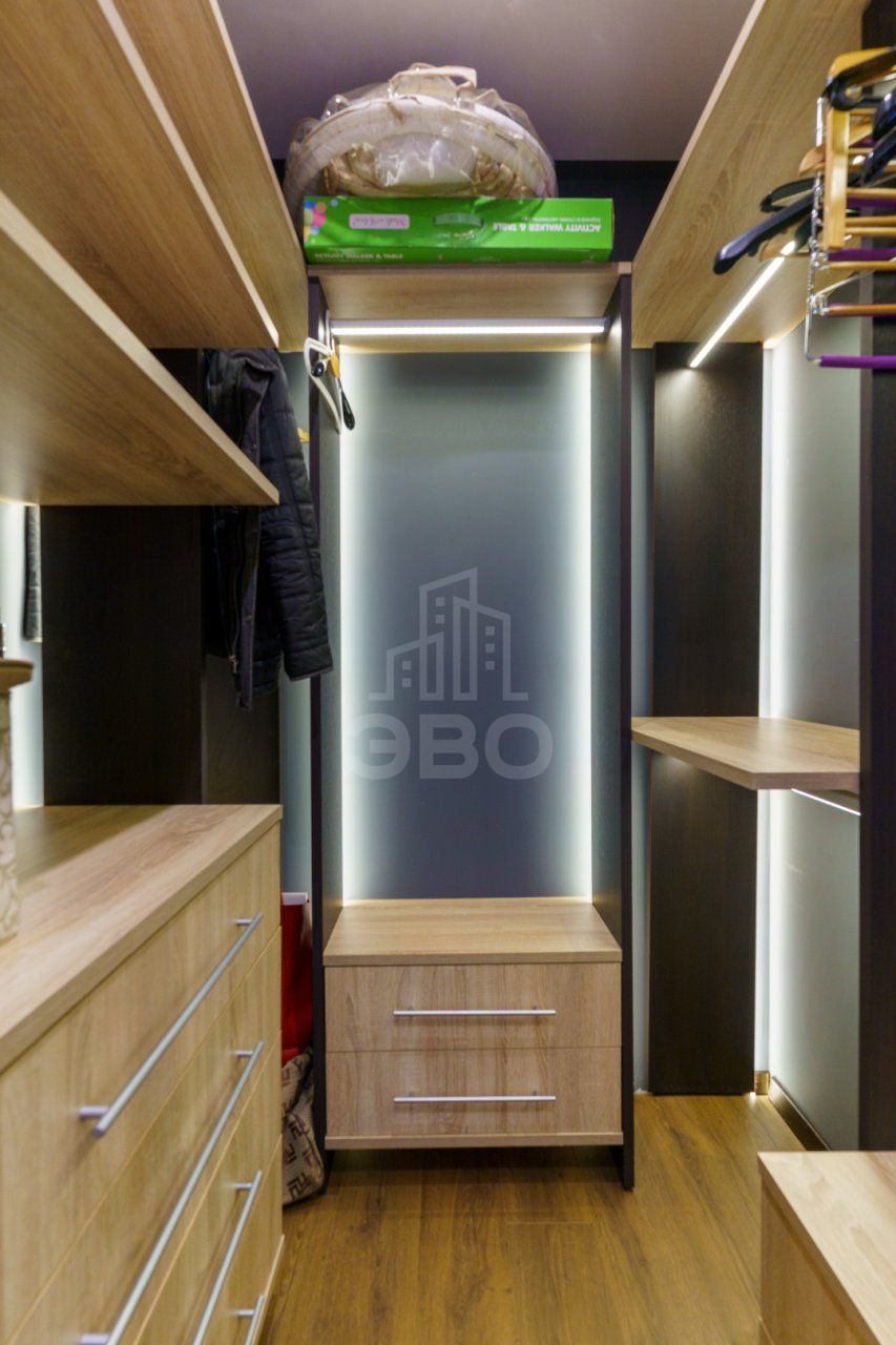 четырехкомнатная квартира в Санкт-Петербурге по адресу: Коломяжский проспект, 20, литера А