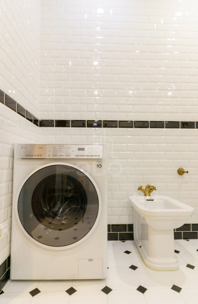 четырехкомнатная квартира в Санкт-Петербурге по адресу: Коломяжский проспект, 20, литера А