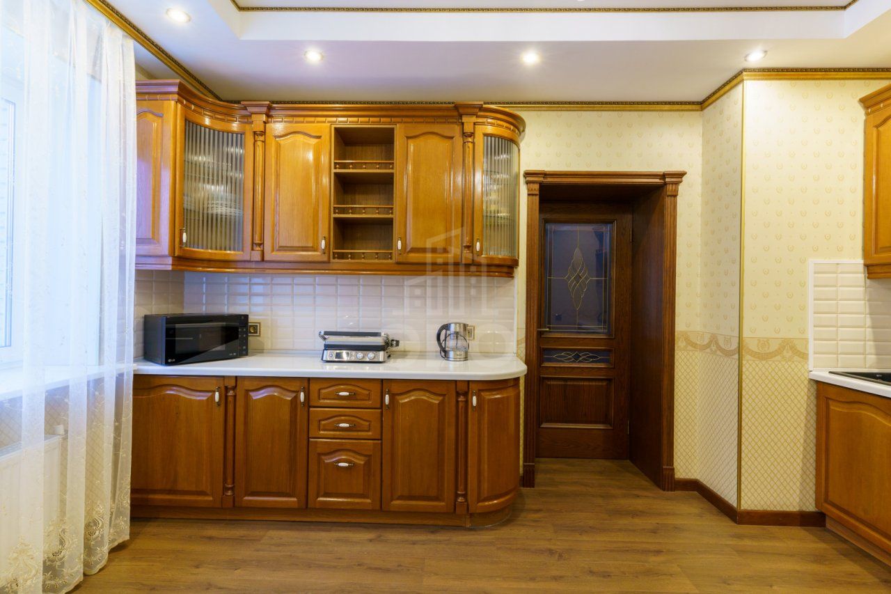 четырехкомнатная квартира в Санкт-Петербурге по адресу: Коломяжский проспект, 20, литера А