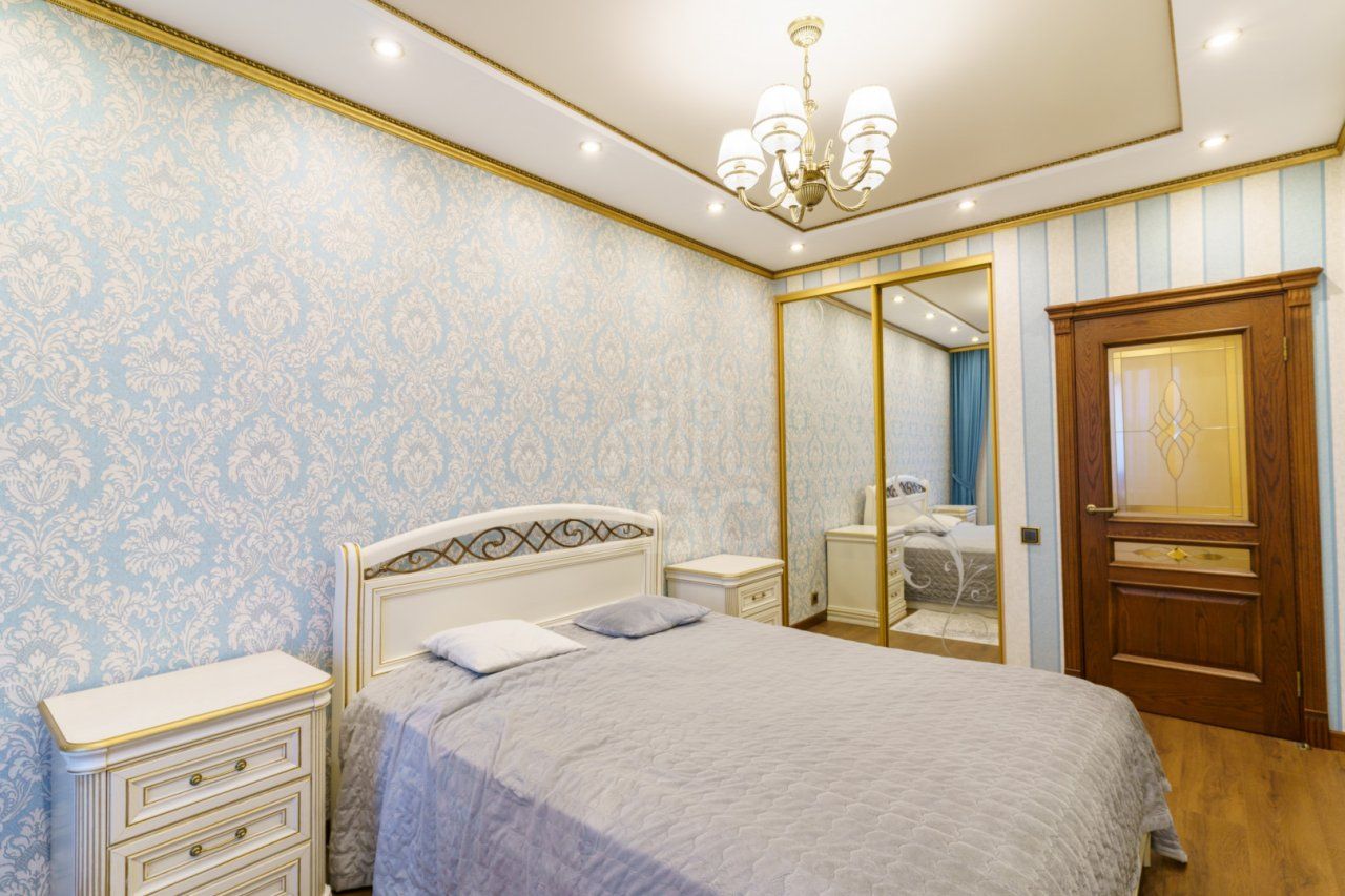 четырехкомнатная квартира в Санкт-Петербурге по адресу: Коломяжский проспект, 20, литера А