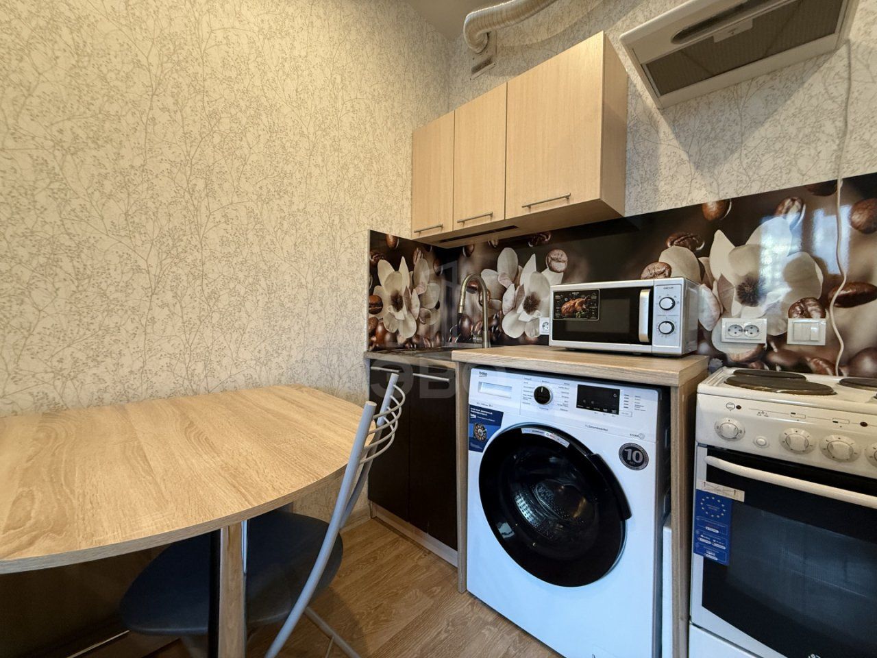 студия в Ленинградской области по адресу: Пражская ул., 4