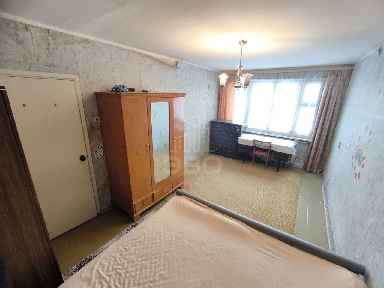 трехкомнатная квартира в Санкт-Петербурге по адресу: Ораниенбаумский проспект, 37, к 1, литера А