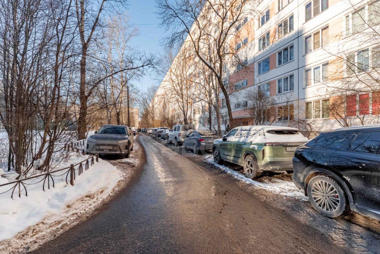 трехкомнатная квартира в Санкт-Петербурге по адресу: Бухарестская ул., 67, к 1